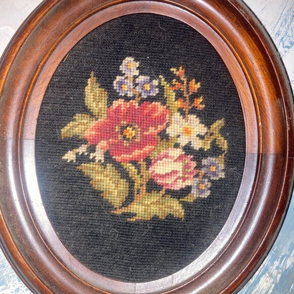 Vintage Floral Needlepoint Wooden Oval Ogee Frame 12x10" Victorian
